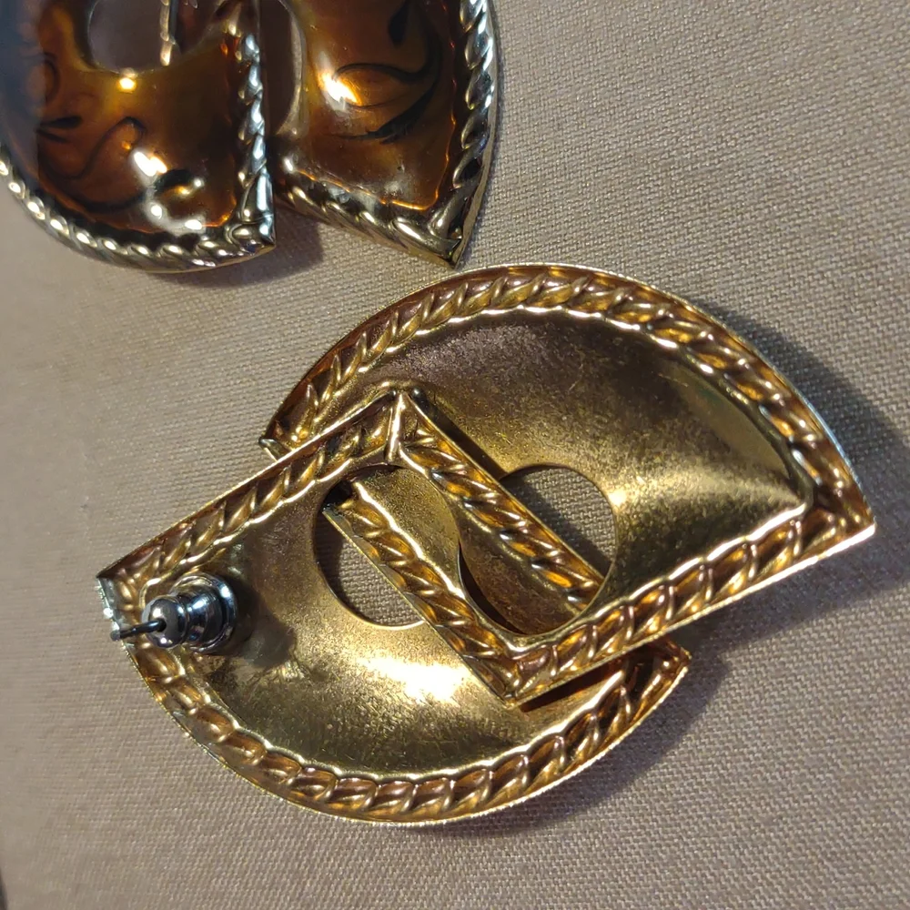 Vintage Brown Goldtone graphic earrings